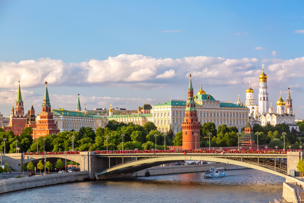 В Кремле объяснили временное управление компаний