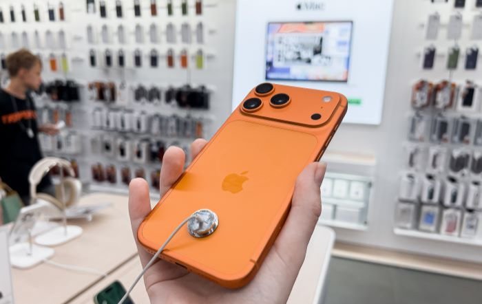 Apple на вкус оказался кислым